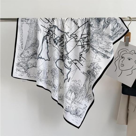 Sale🎊 Stylish Jungle Print Square Scarf - Picture 1 of 4